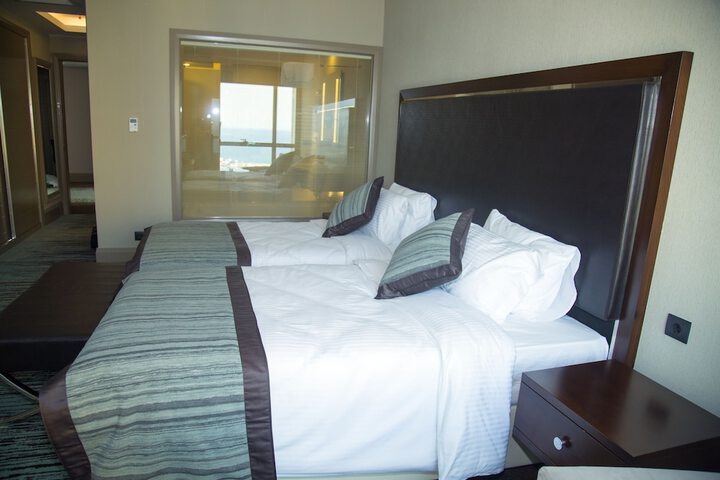 Room 10 of 50