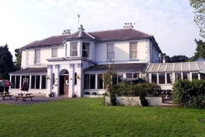 Fountain Court Hotel in Southampton
