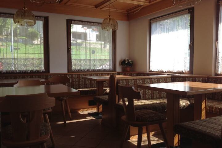 Dining Photos