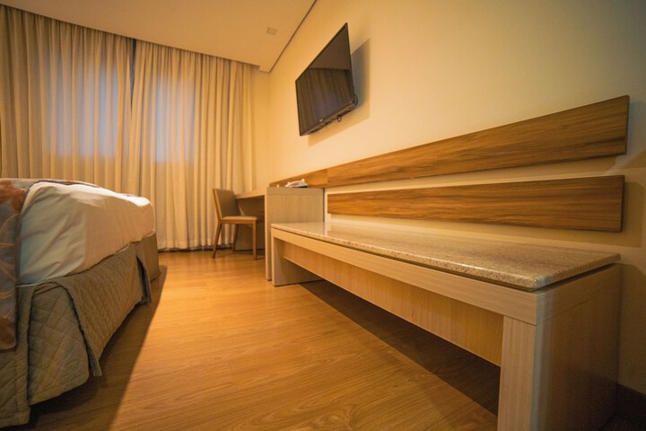 Room 34 of 71