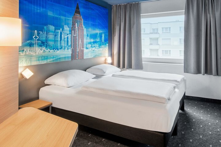 Room 17 of 34