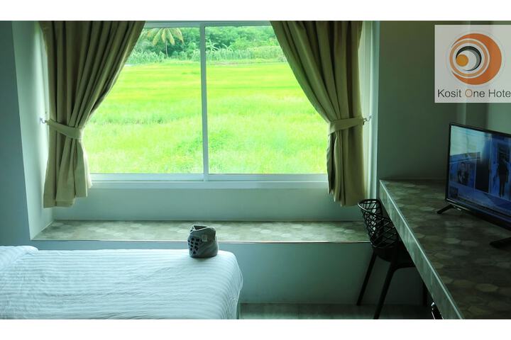 Room 27 of 64