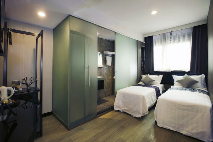 Room 7 of 87