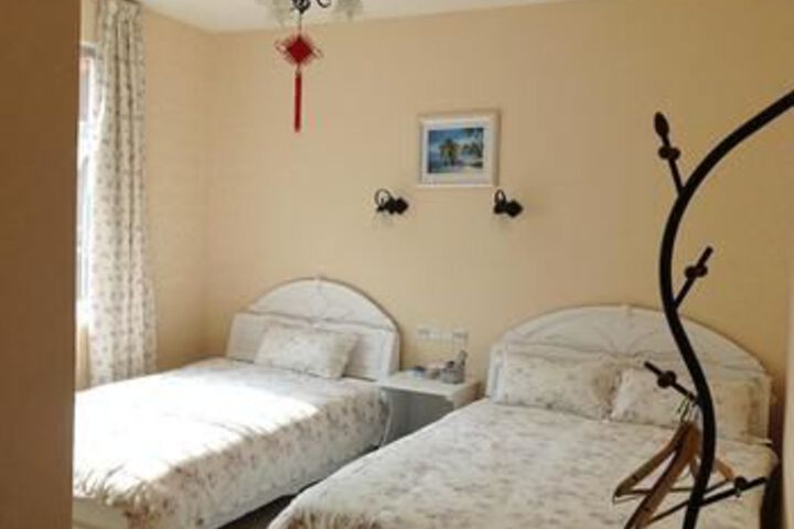 Room 3 of 8
