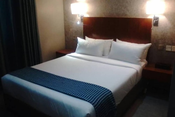 Room 12 of 49