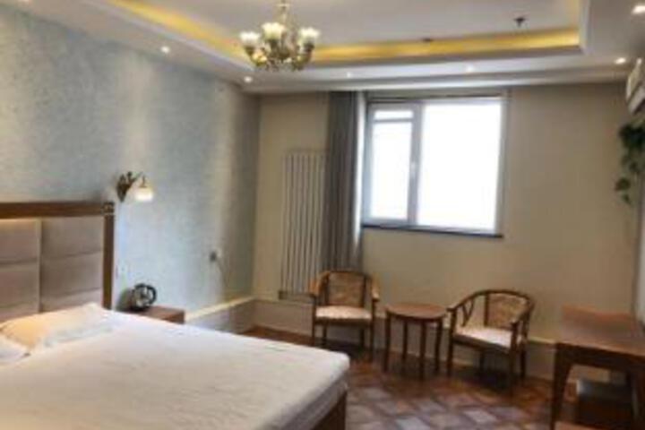 Room 4 of 6