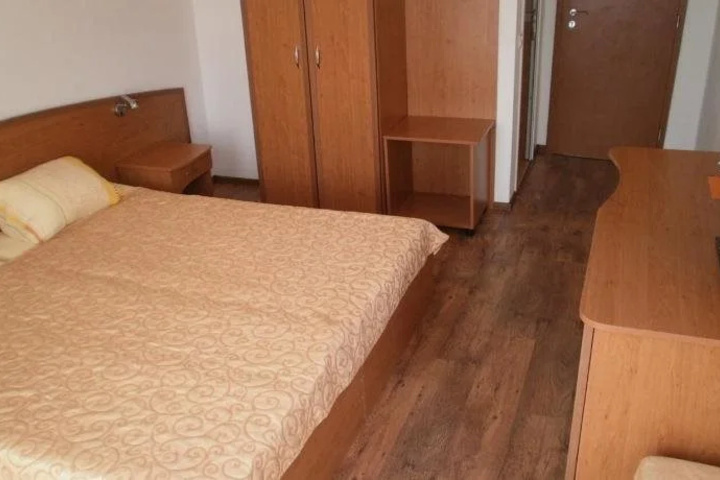 Room 7 of 13