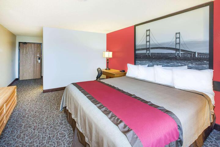 1 King Bed Mobility Accessible (8 of 14)