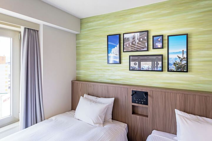Room 26 of 120