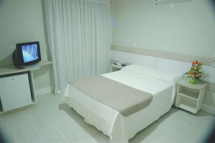 Room 10 of 33