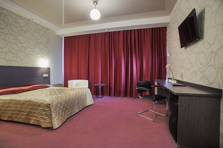 Room 7 of 42