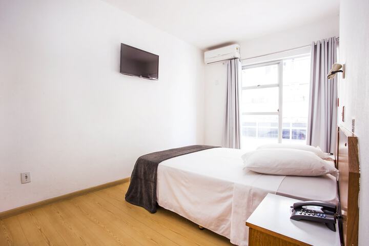 Room 20 of 170