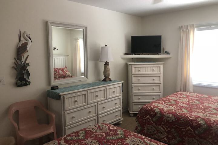 Room 12 of 164
