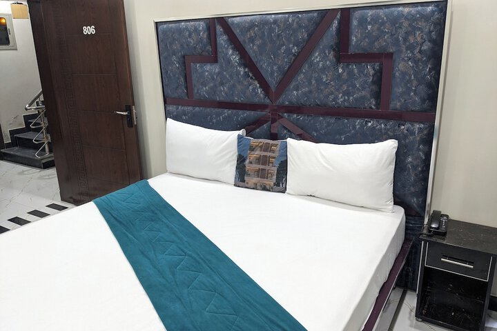 Room 12 of 36