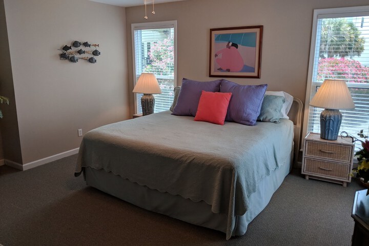 Room 8 of 34