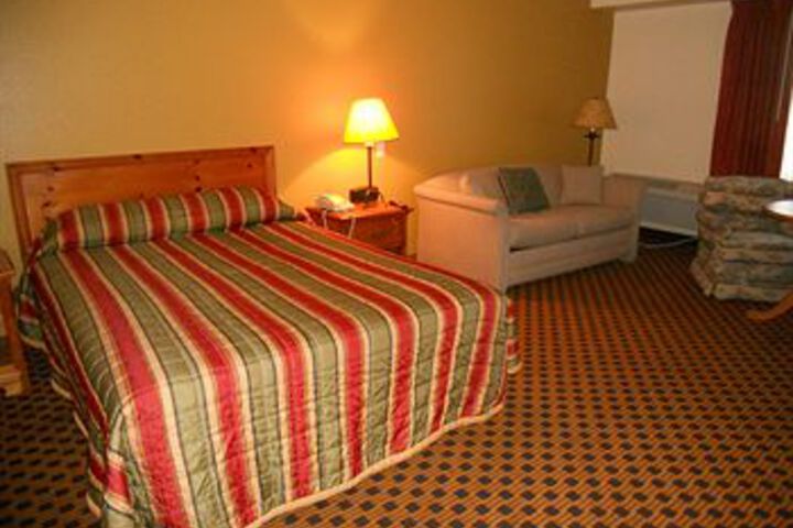 Room 6 of 14
