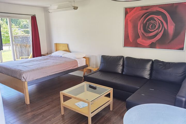 Room 8 of 35