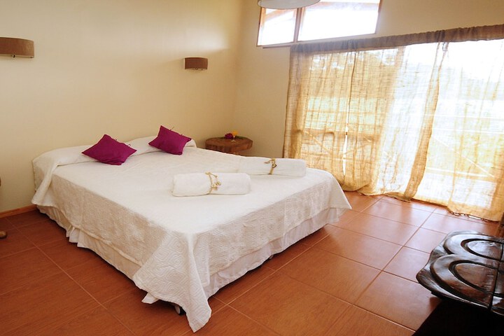 Room 6 of 28