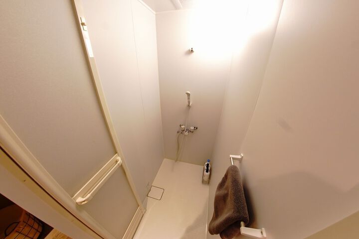 Room 18 of 27