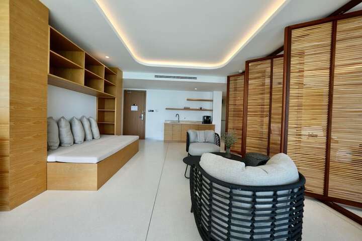Room 17 of 118