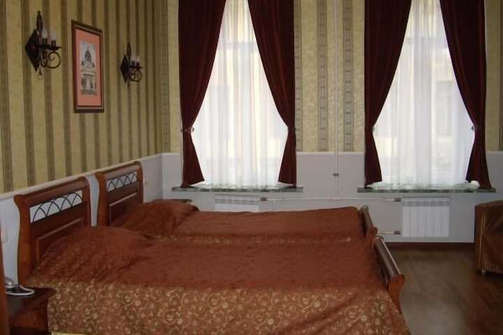 Room 10 of 61