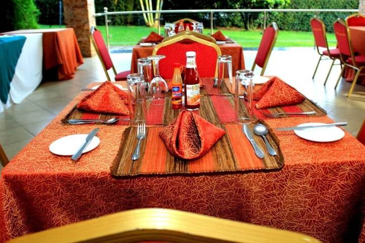 Dining 6 of 10