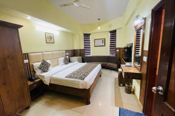 Room 17 of 17