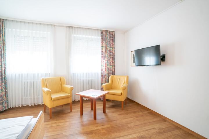 Room 18 of 33
