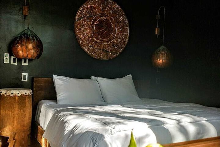 Room 10 of 87