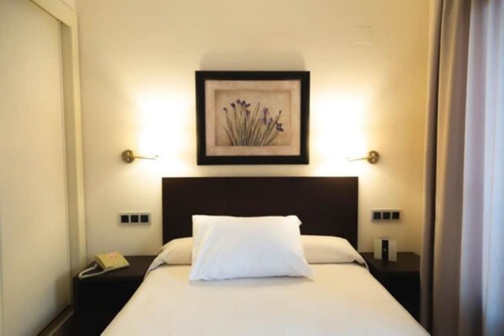 Room 6 of 36
