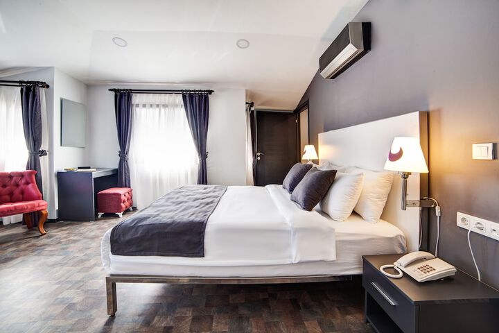 Room 5 of 53