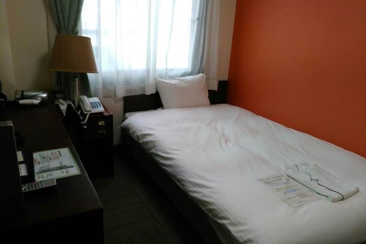 Room 9 of 27