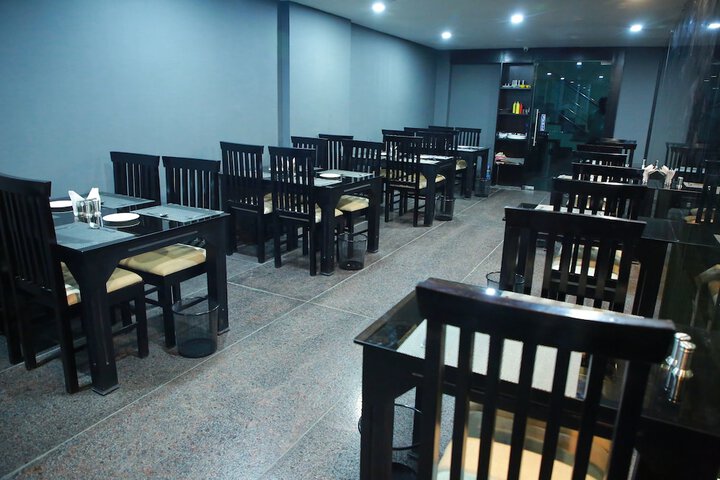 Dining 14 of 28