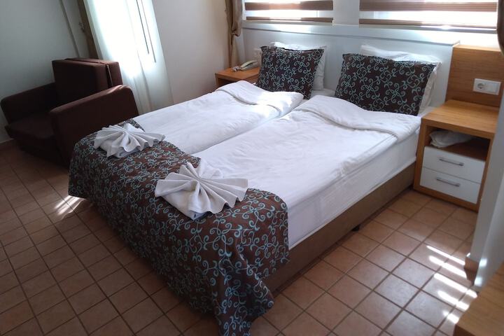 Room 37 of 123