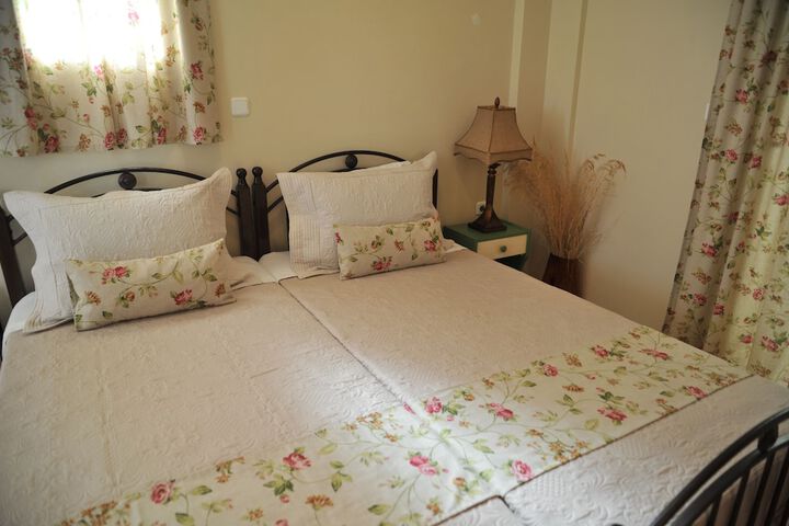 Room 4 of 38