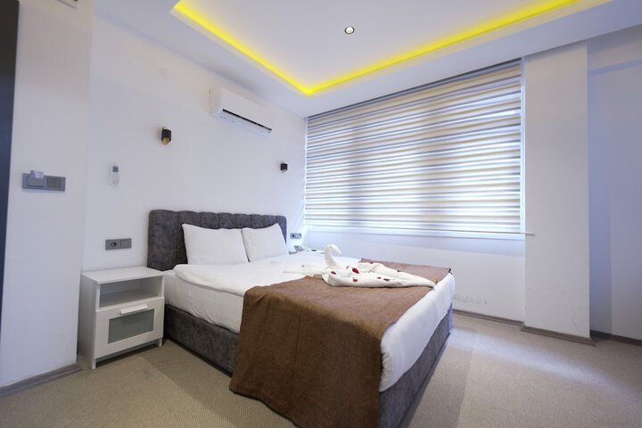 Room 28 of 47