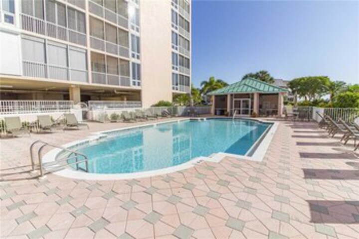 Pool 15 of 29
