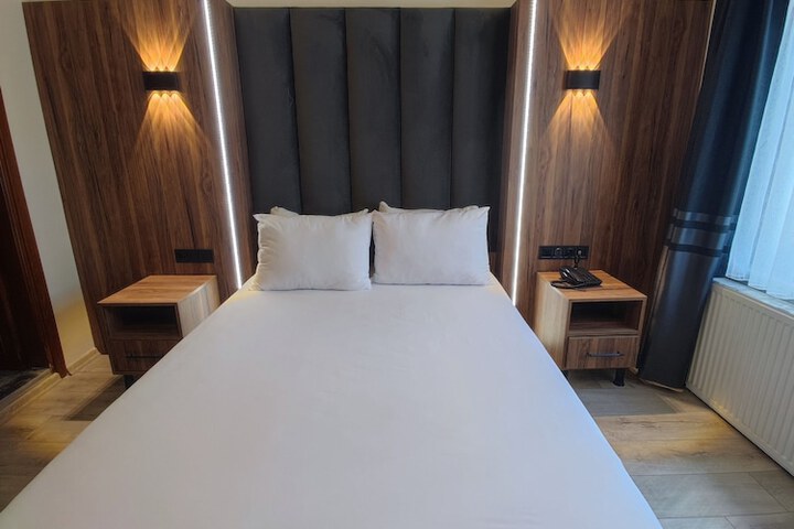 Room 9 of 51