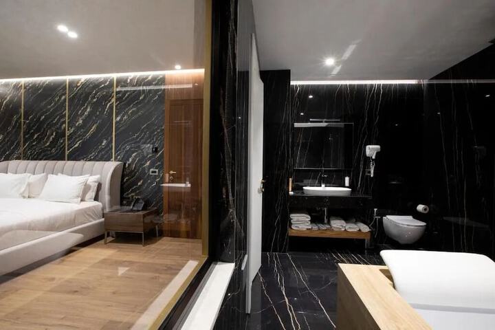 Room 12 of 52