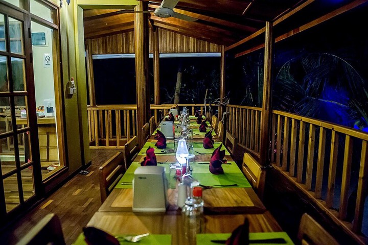 Dining 24 of 66