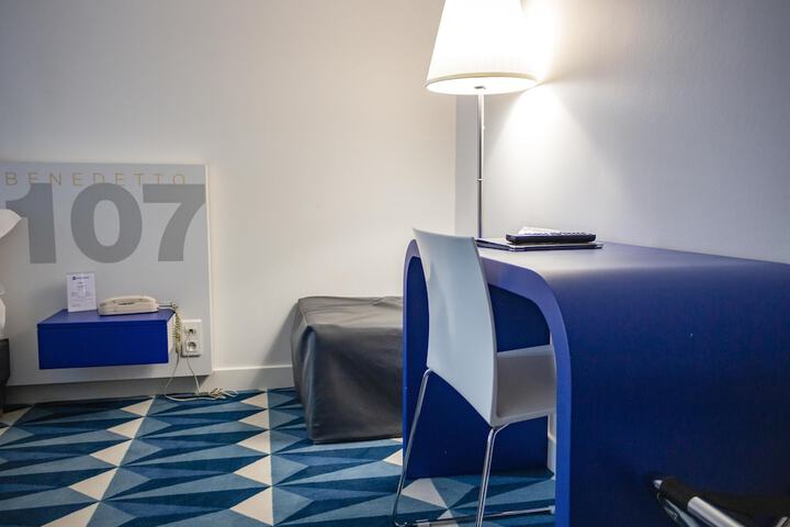 Room 28 of 60