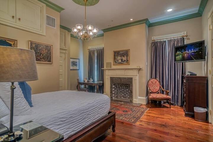 Room 41 of 142