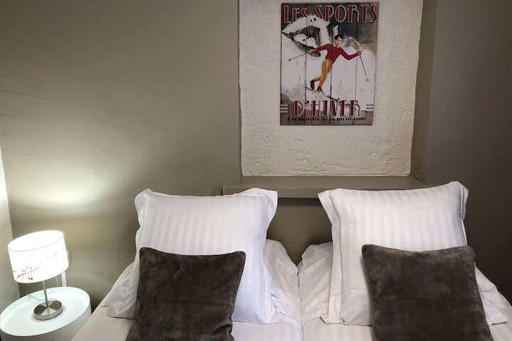 Room 19 of 86