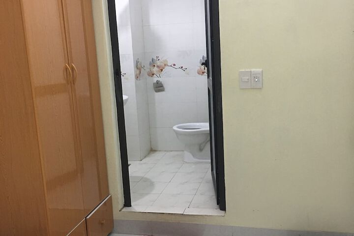 Room 12 of 82