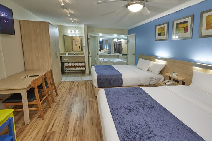 2 Queen Beds (12 of 33)