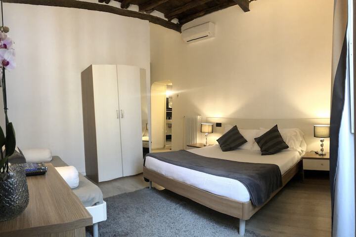 Room 21 of 84