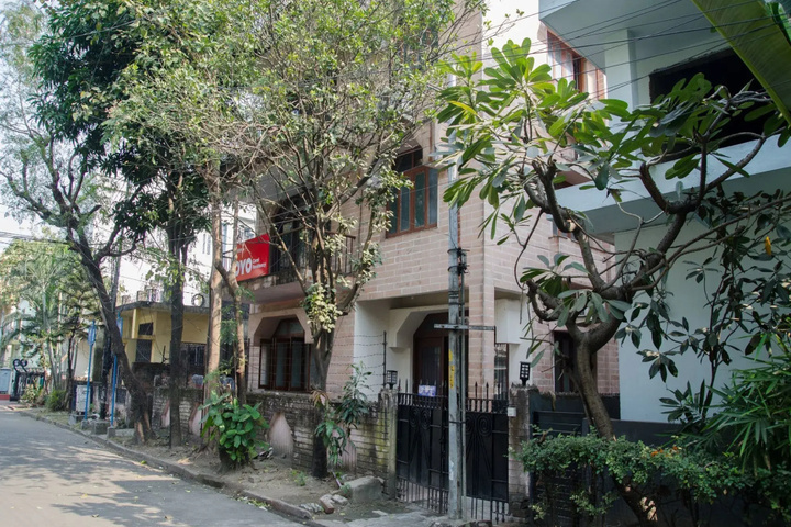 OYO 8129 Coral Residency City Center