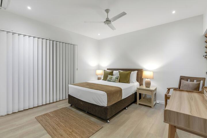 Room 4 of 94