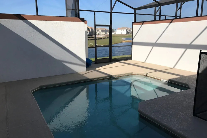 Pool 14 of 24