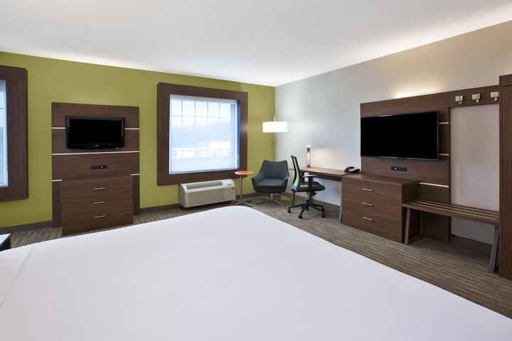 1 King Bed (20 of 23)